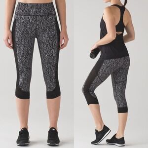 Lululemon | Lululemon Fit Physique Crop (19")‎ Leggings in Luon Suited Jacquard